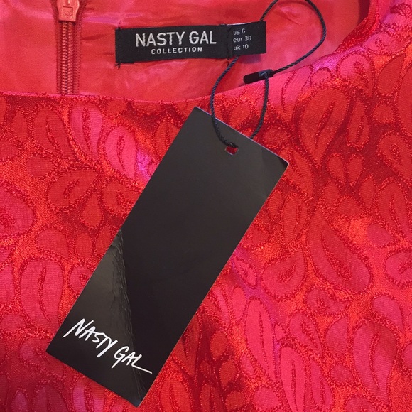 Nasty Gal red brocade sleeveless jumpsuit - Picture 4 of 5